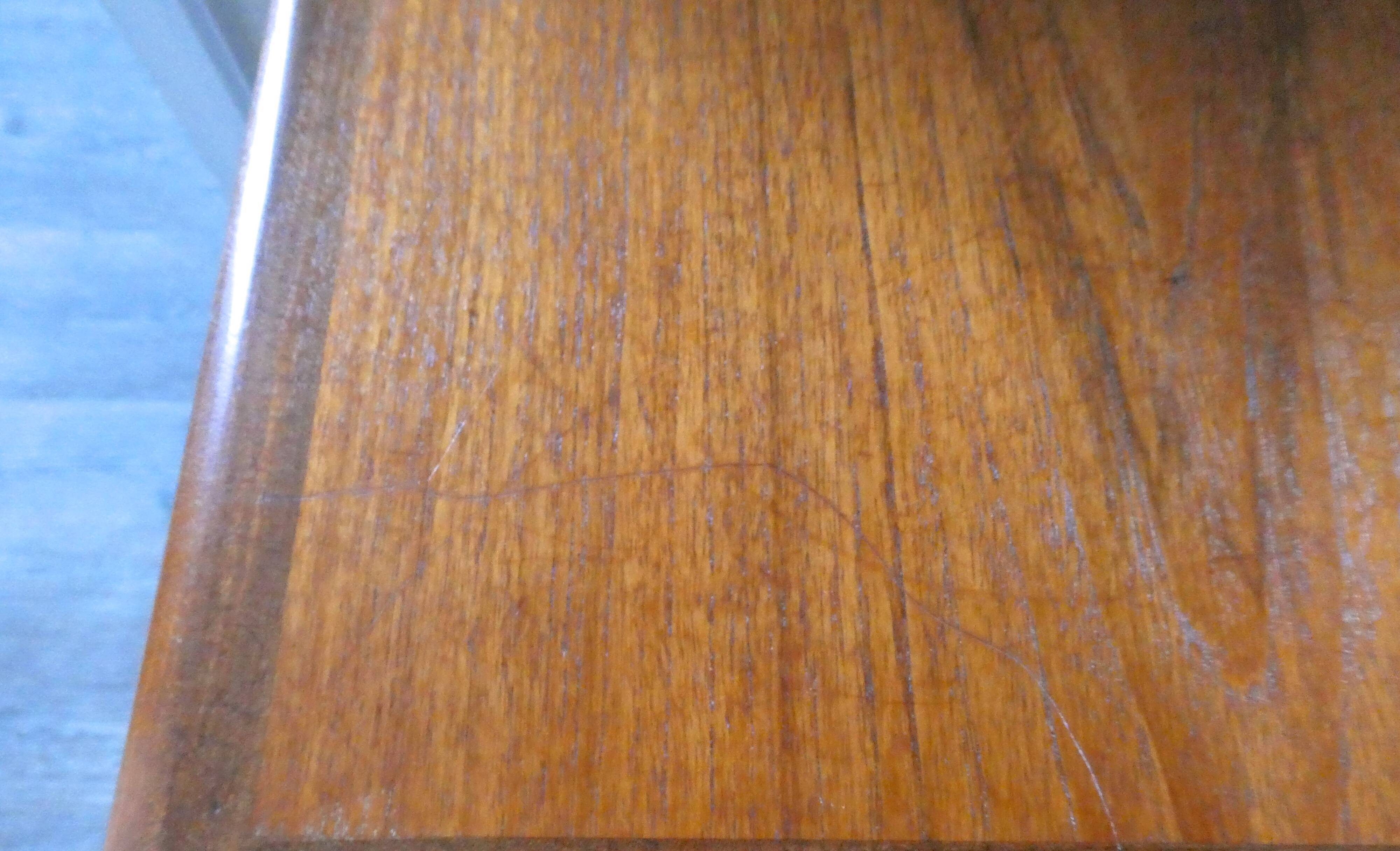 Pull-out tables in teak G Plan 60s