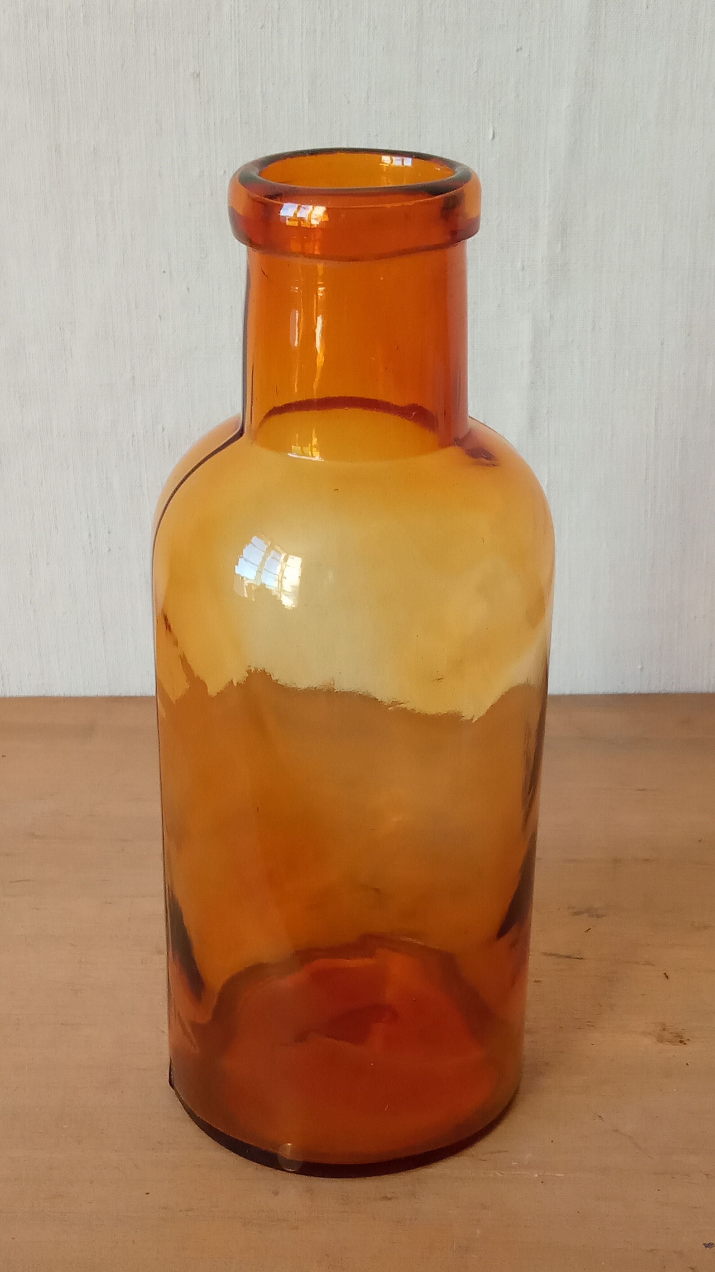 Amber glass pharmacy bottle