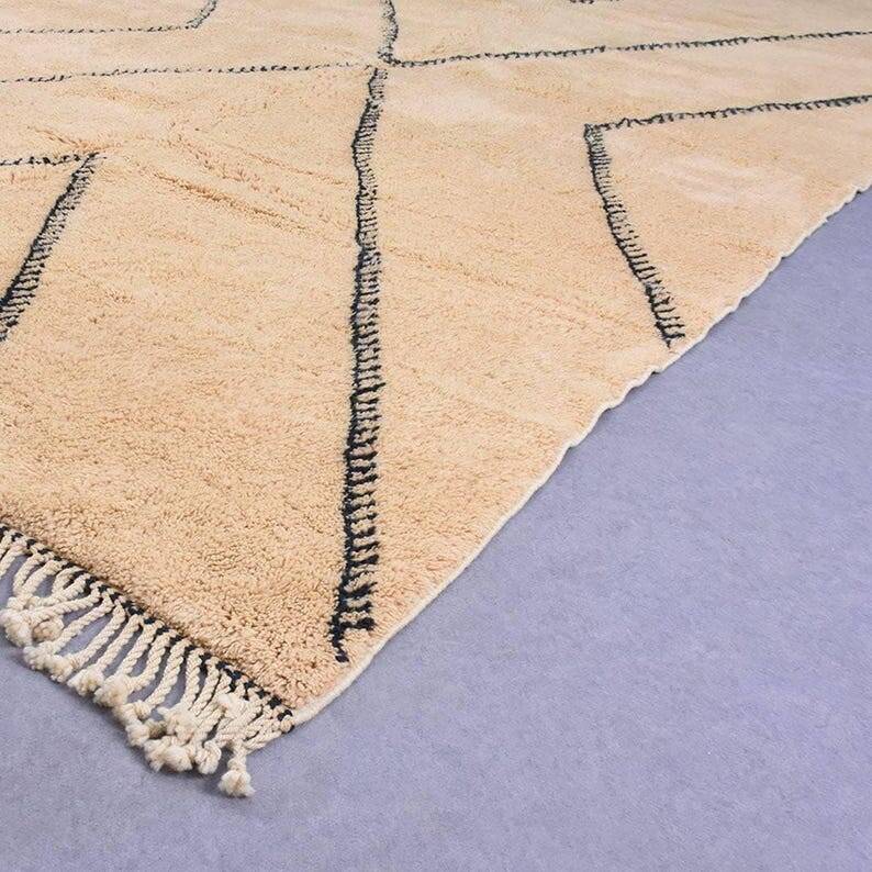 Traditional handmade Moroccan wool rug 250cmx150cm