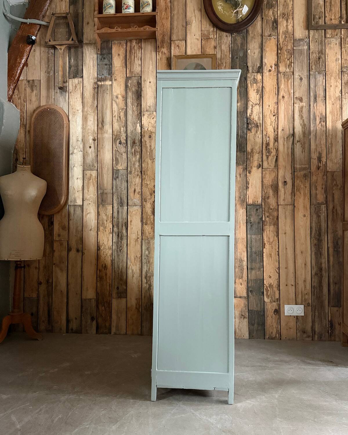Armoire parisienne verte (rénovée)
