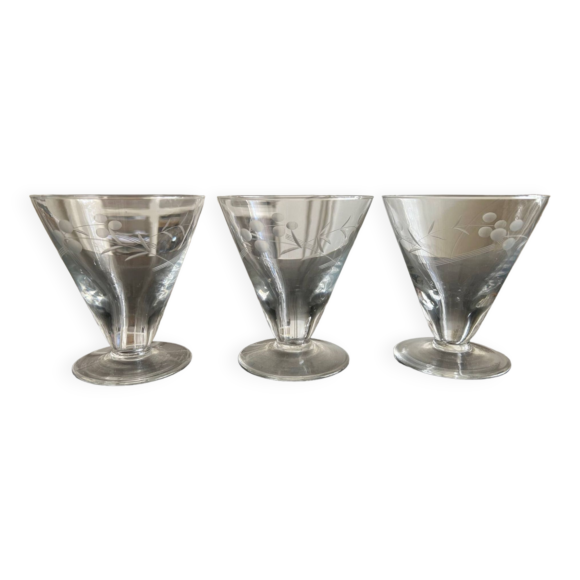 11 old engraved glasses