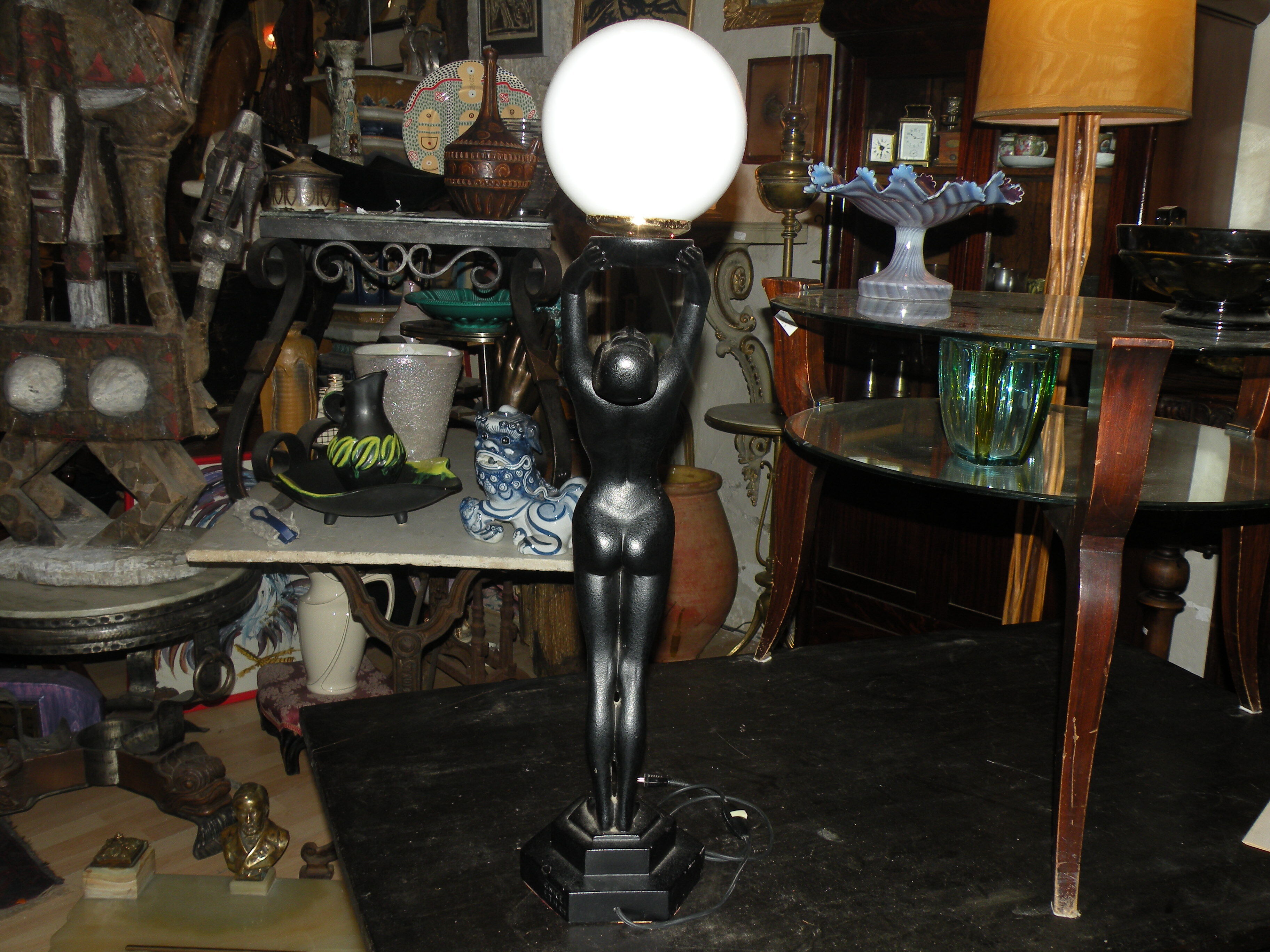 Large Art Deco style lamp 75 cm high