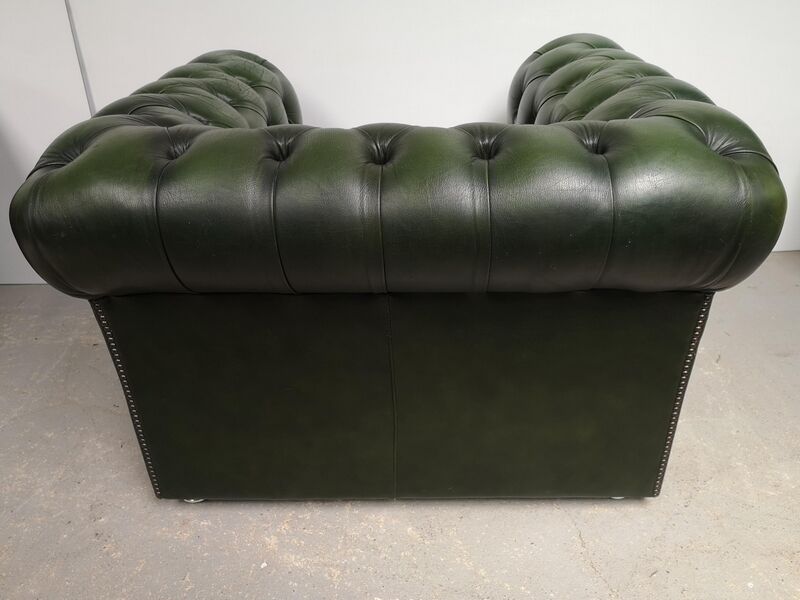 Armchair chesterfield English green leather