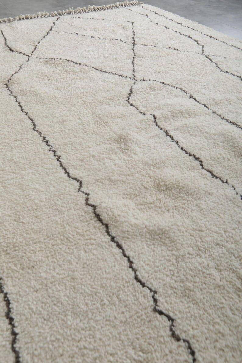 Traditional handmade pure wool rug, size 150 x 250 cm