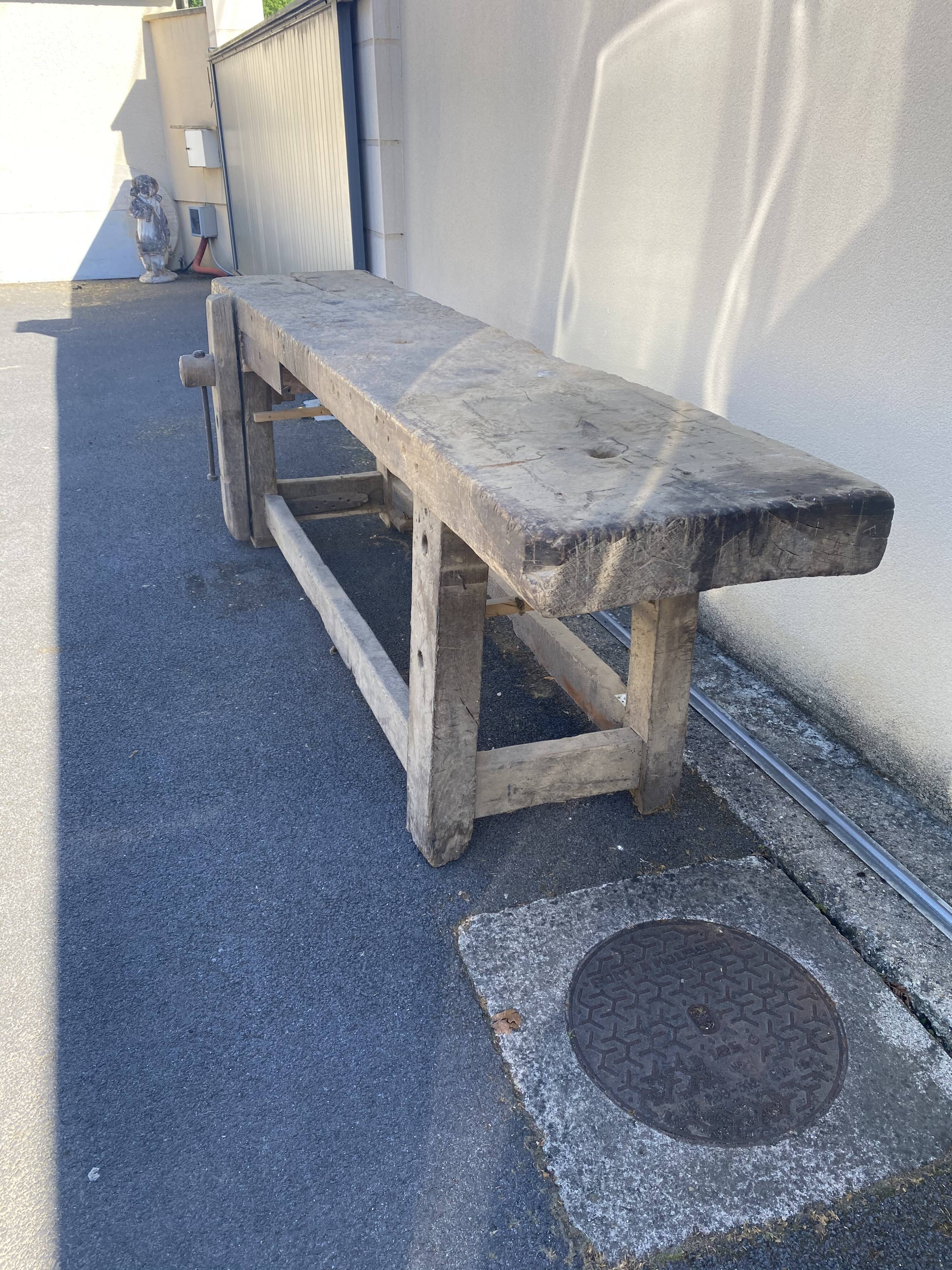 Carpenter's workbench