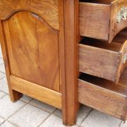 18th-century Louis XV period Parisian commode in walnut.