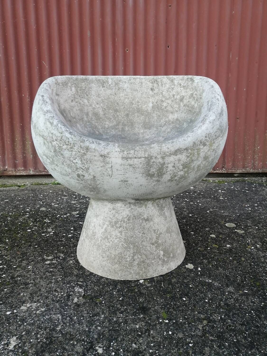 Vintage robert pansart outdoor armchair for elo in fiber cement.