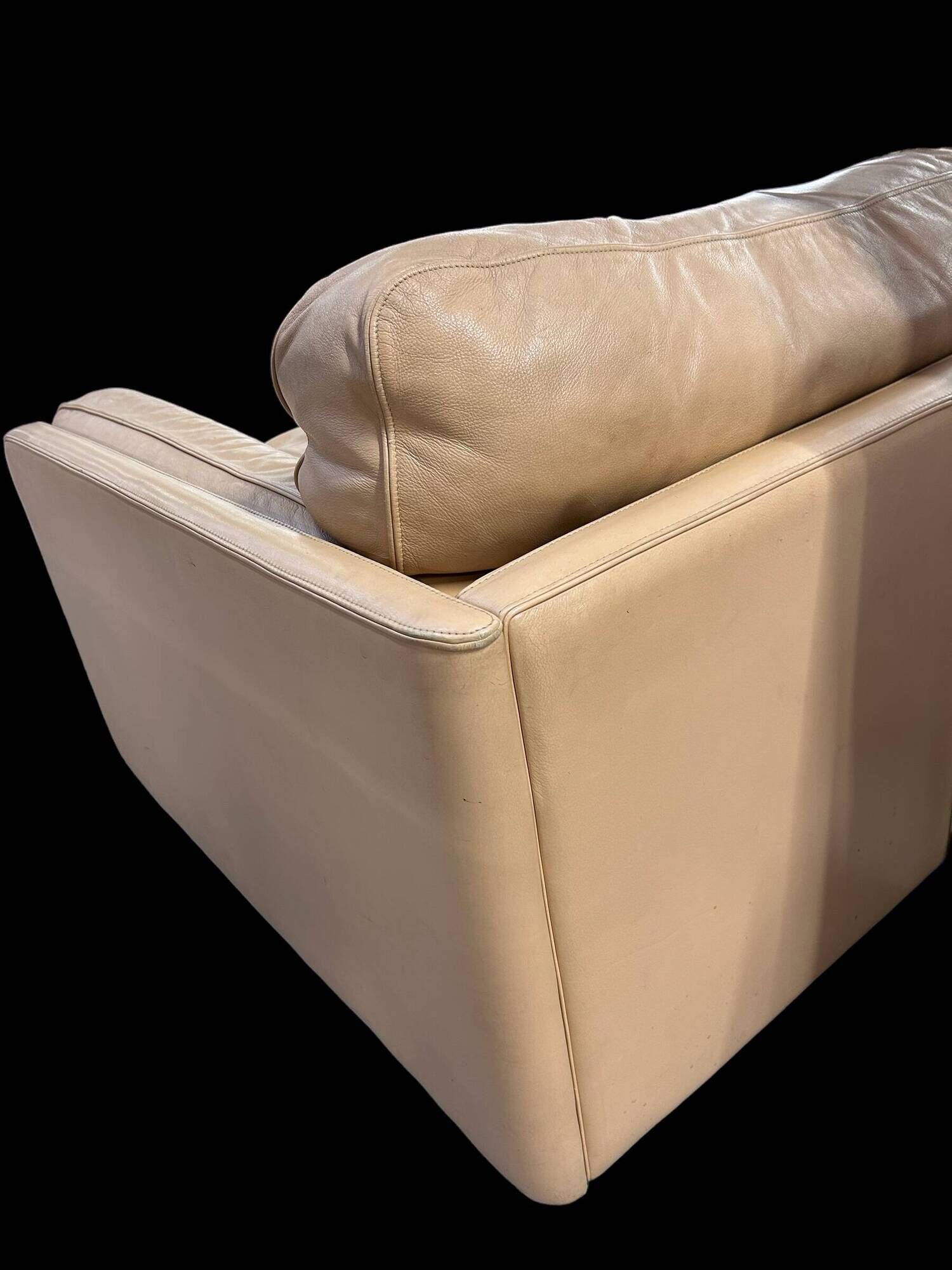 Modular sofa Poltrona Frau model Socrates in beige leather