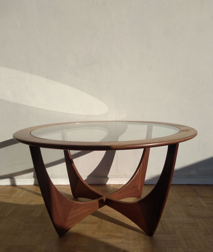 Round coffee table "Astro" in teak - Designer Victor Wilkins - Edition G Plan - 1960
