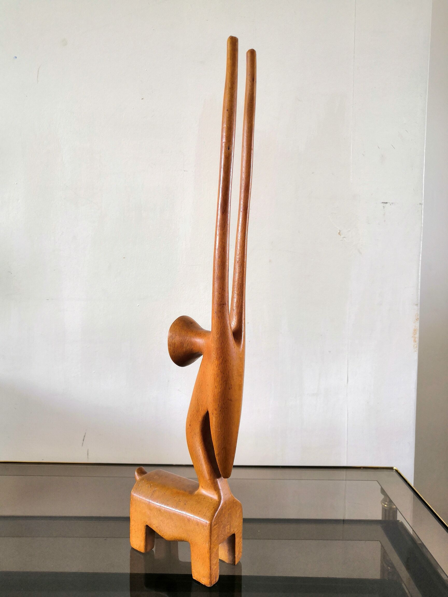 Stylized teak antelope design 60s - 70s