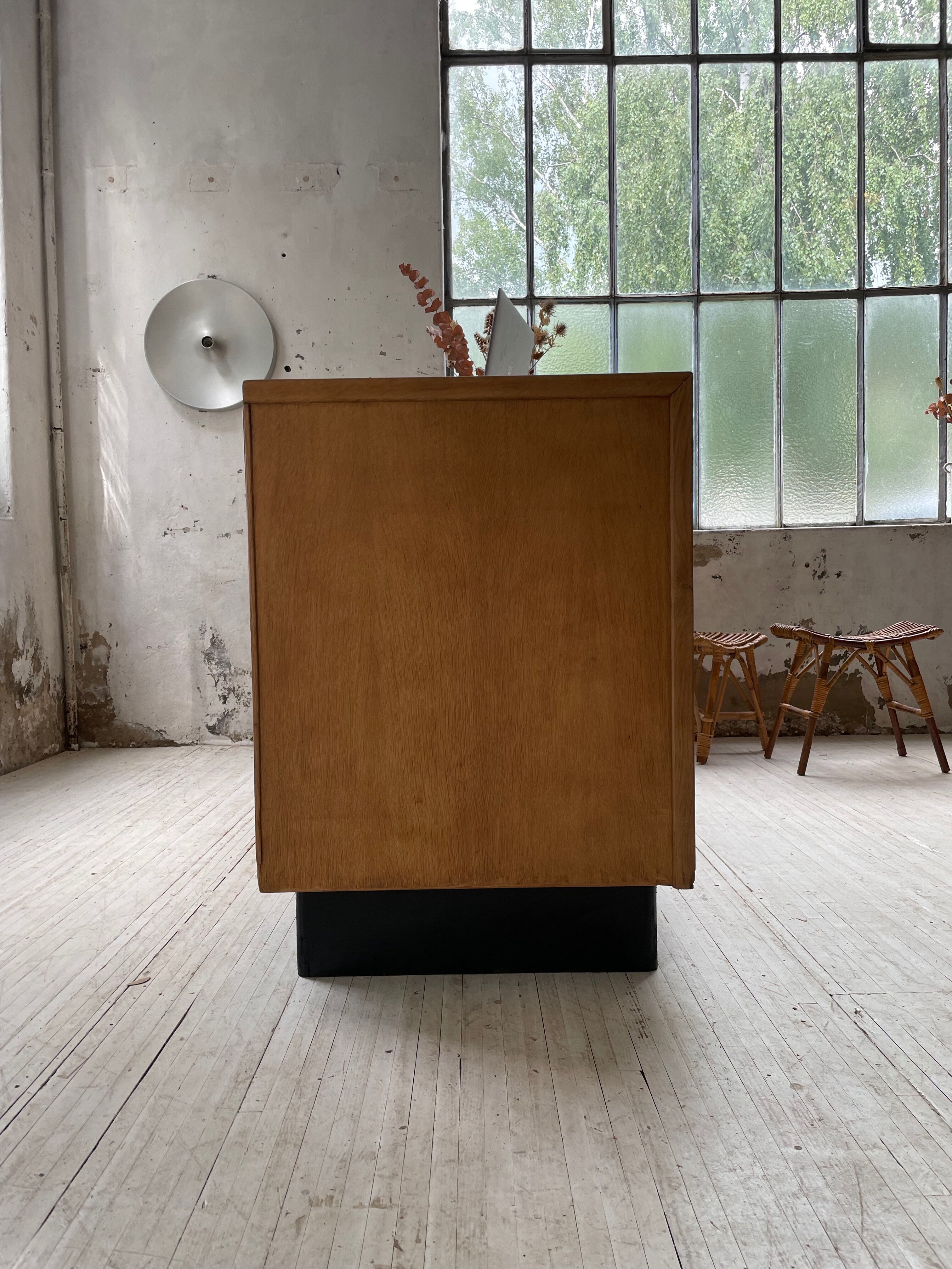 Glass trading post 50s