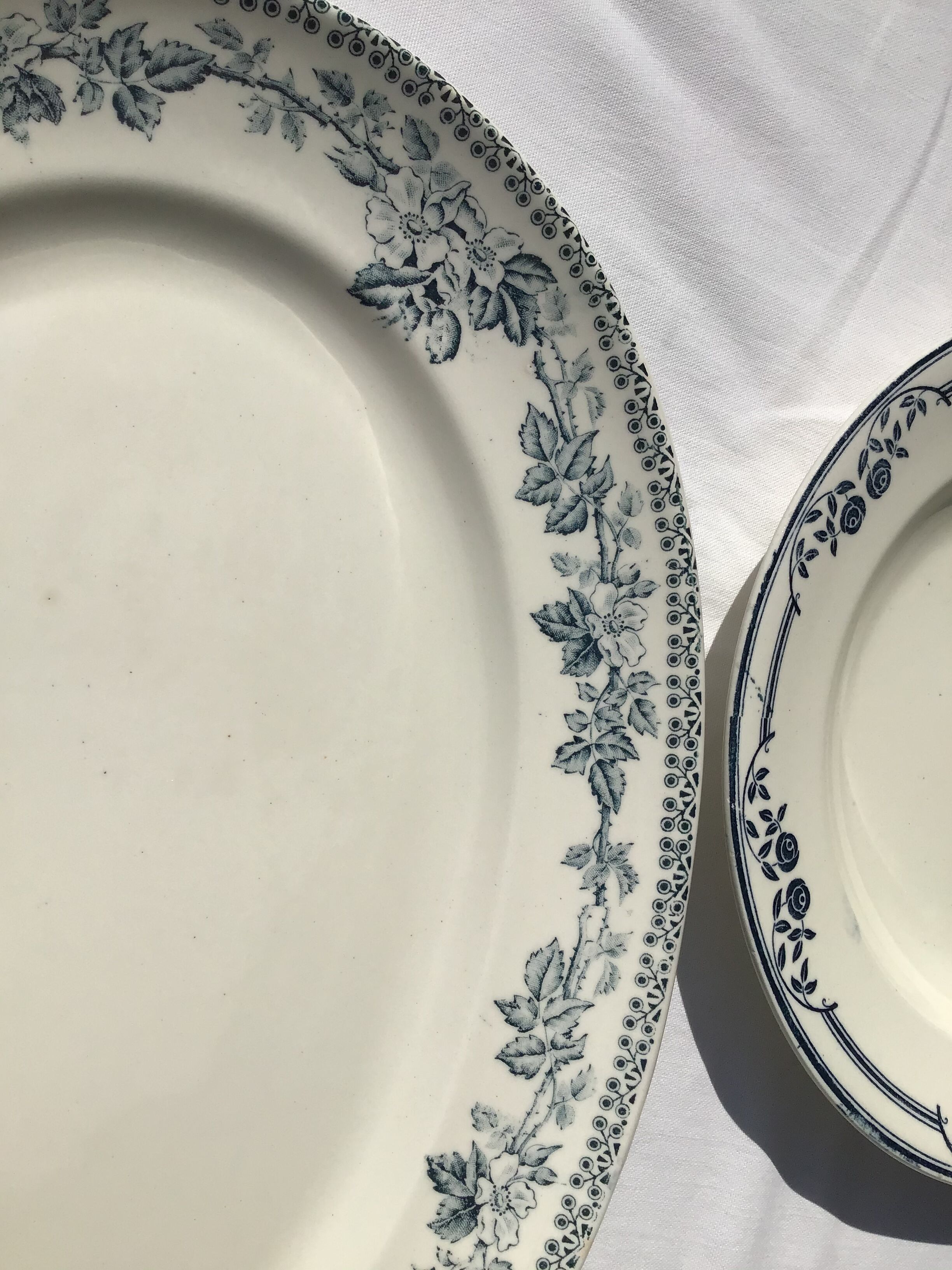 Flat dish grey blue HBCM Guadeloupe