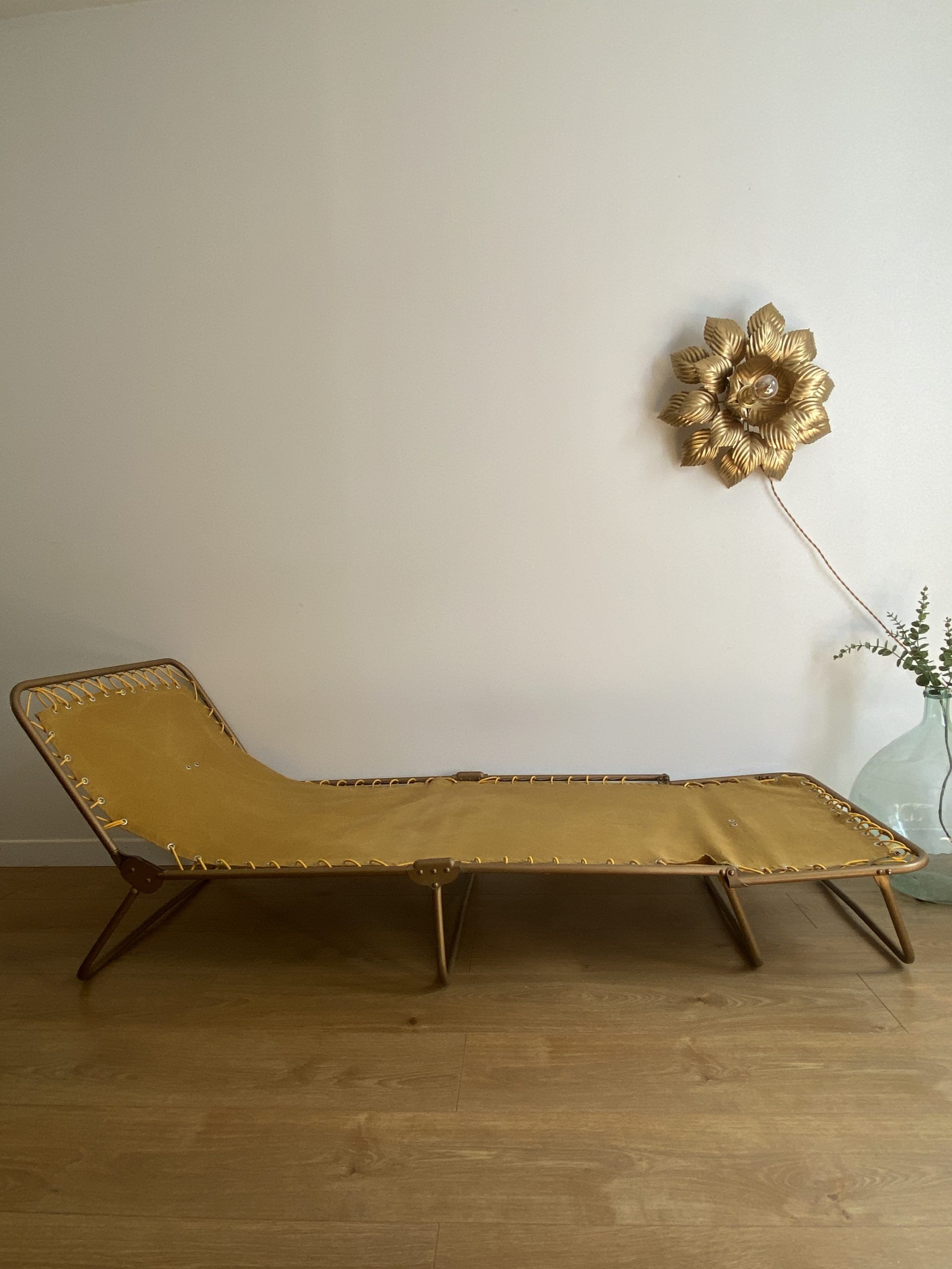 VINTAGE FOLDING CAMP BED