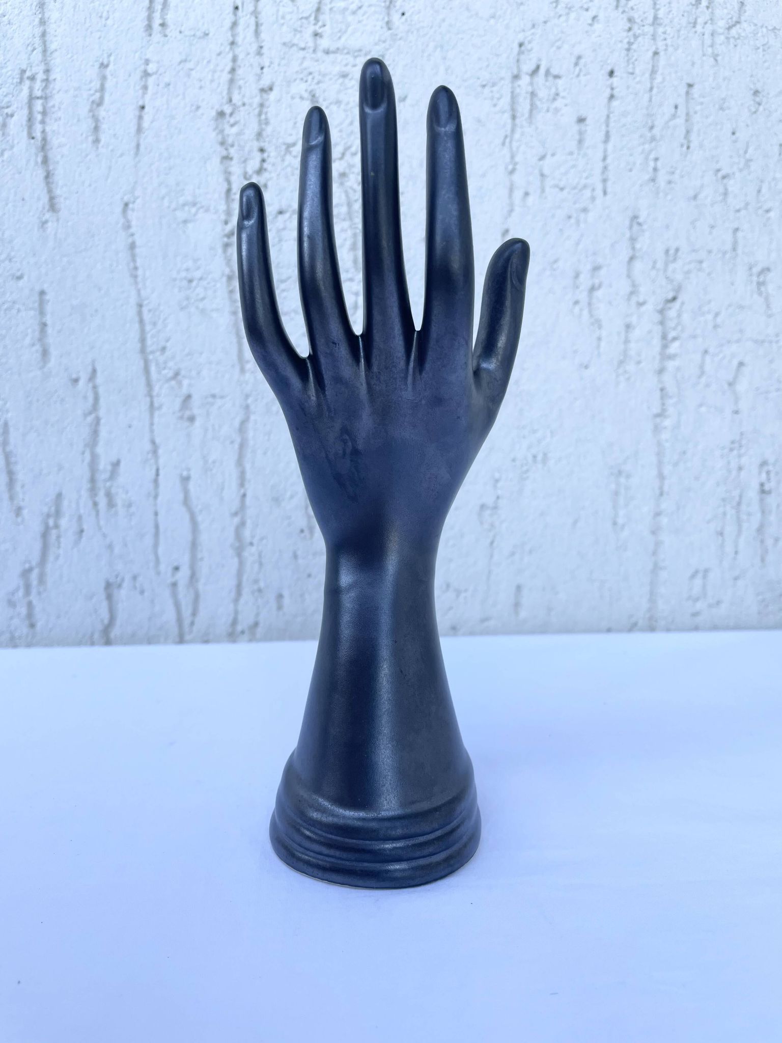 Single flower holder in shiny black ceramic, Vallauri spirit.