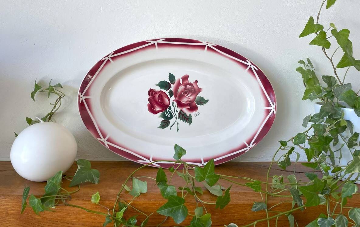 Antique serving dish in Sarreguemines earthenware.