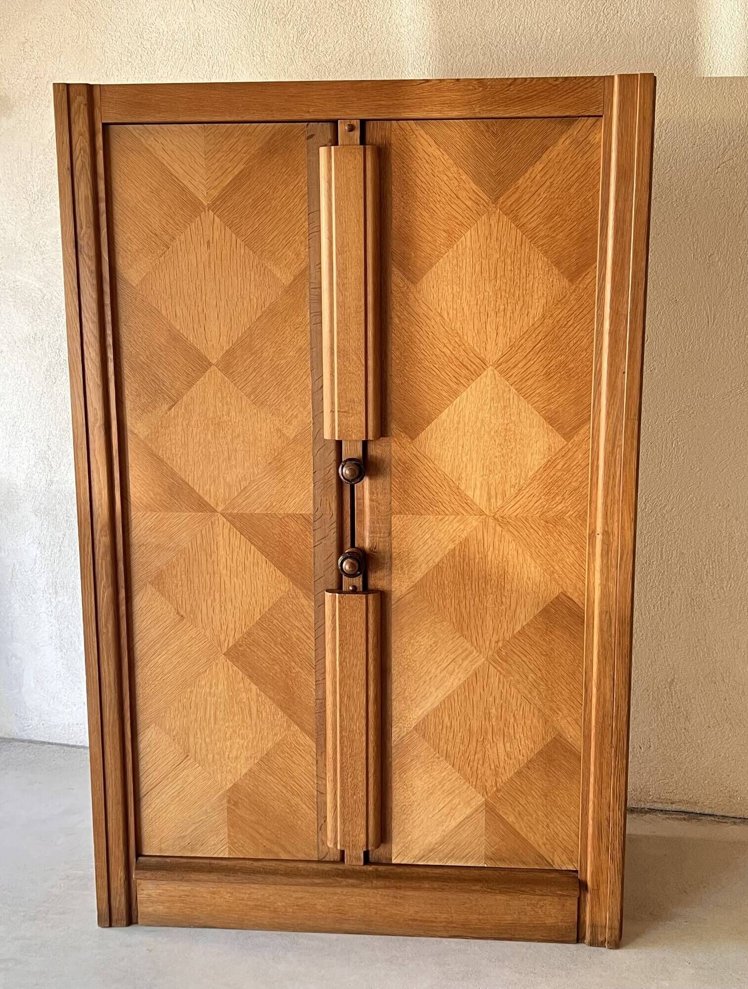 Oak cabinet by Guillerme and Chambron for Your home, France 50s