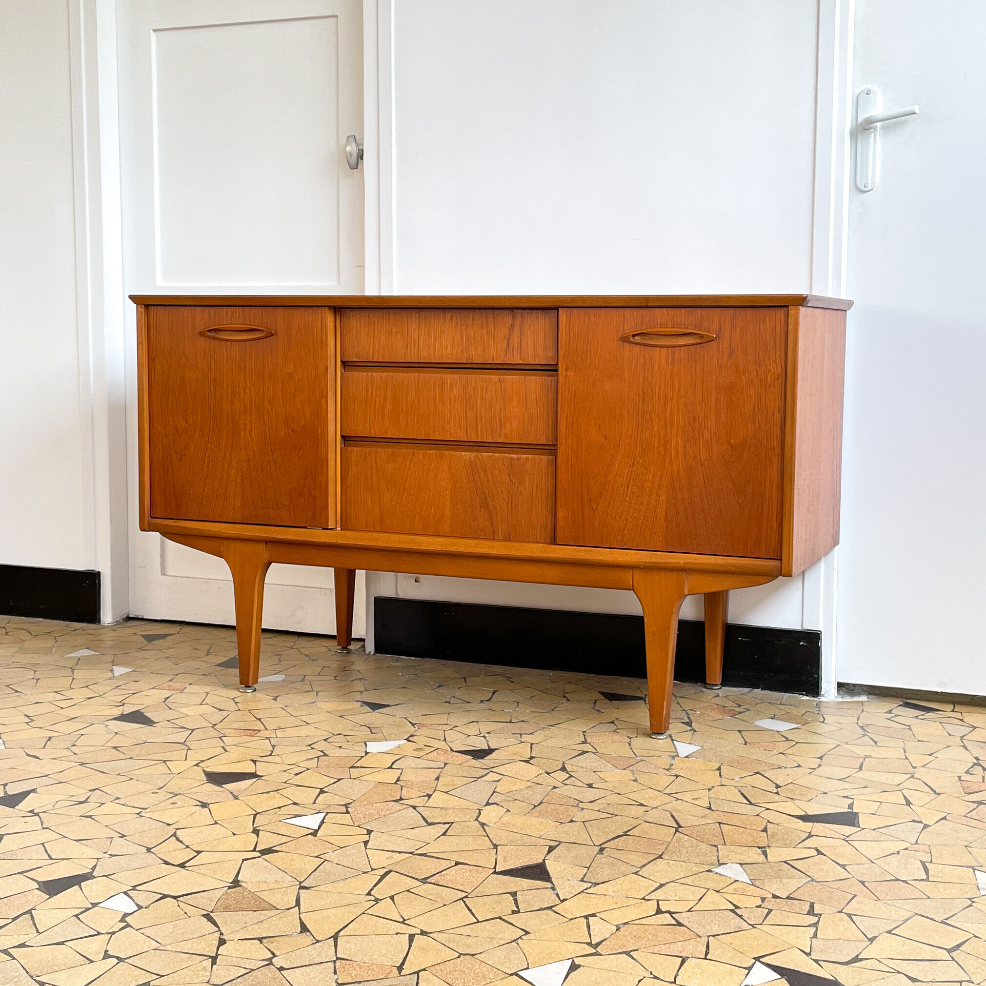 Jentic Enfilade 128cm