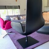 Fjord Moroso armchair with its pouf, design Patricia Urquiola 2002, steel and smooth black leather