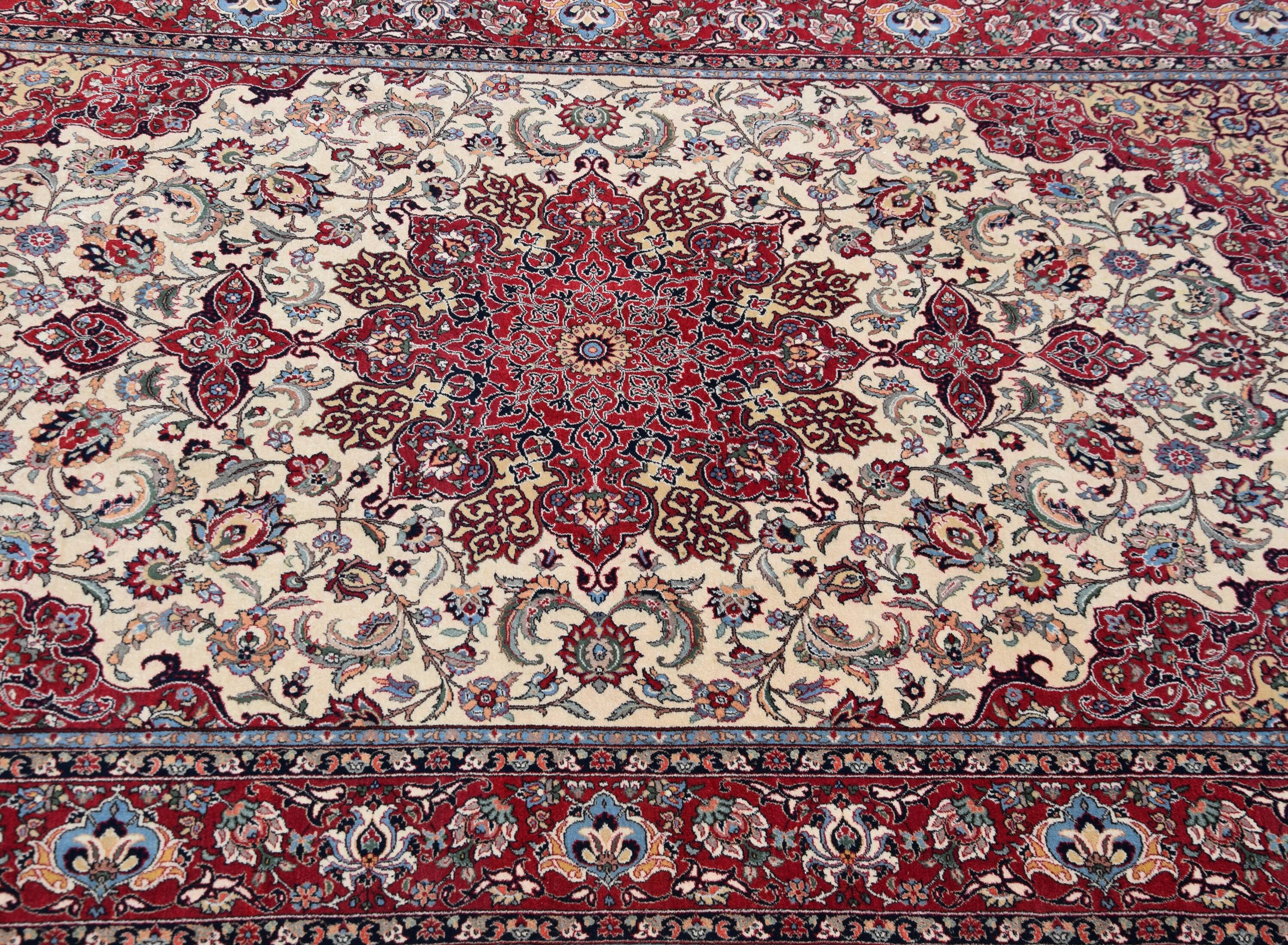 Ispahan Carpet - Sino-Persian Handmade - 3.05 x 2.00 Metres - "Galerie Sardje"