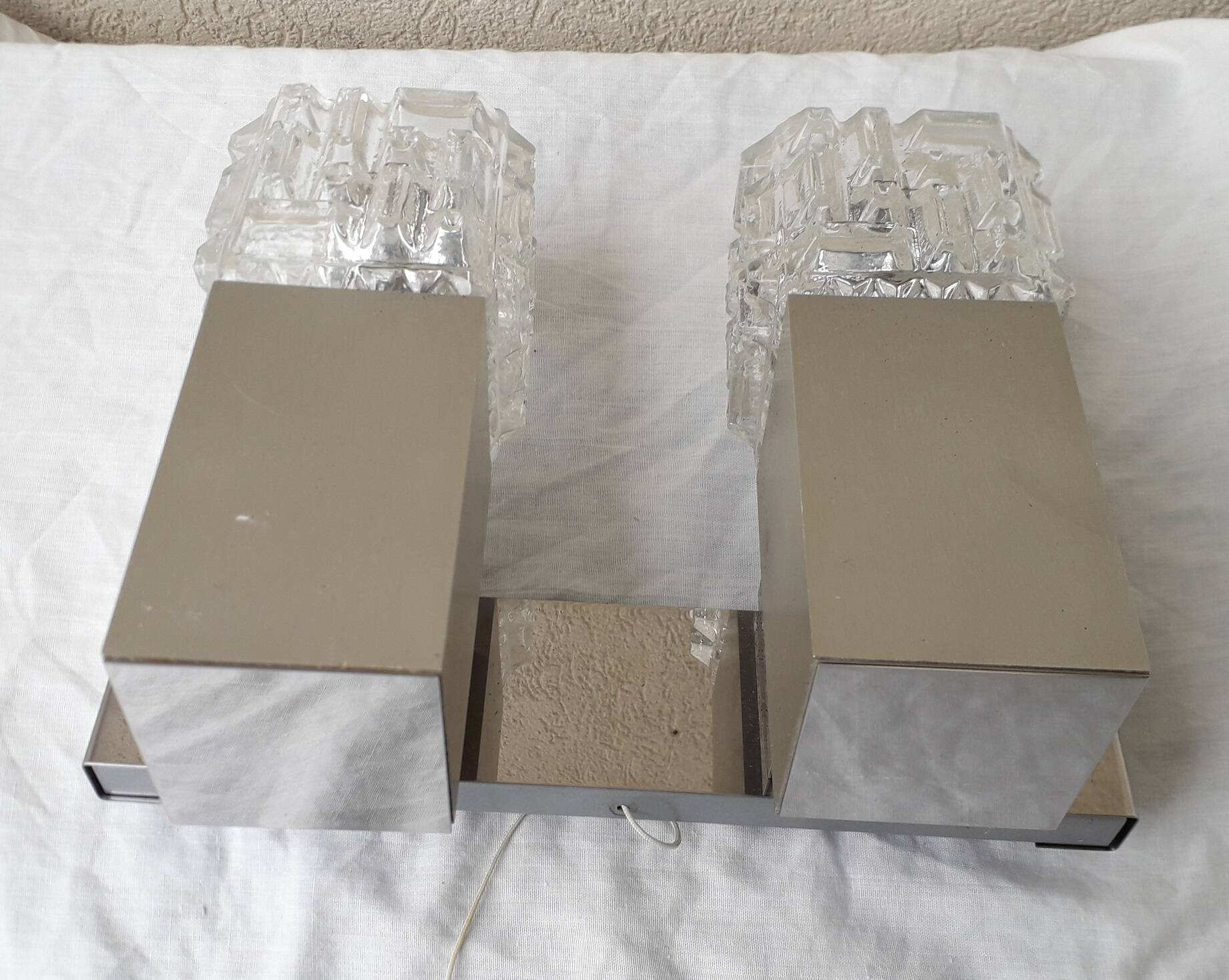 Italian 70's design wall lamp