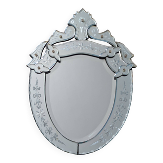 Ancien miroir vénitien, fronton biseauté base bois