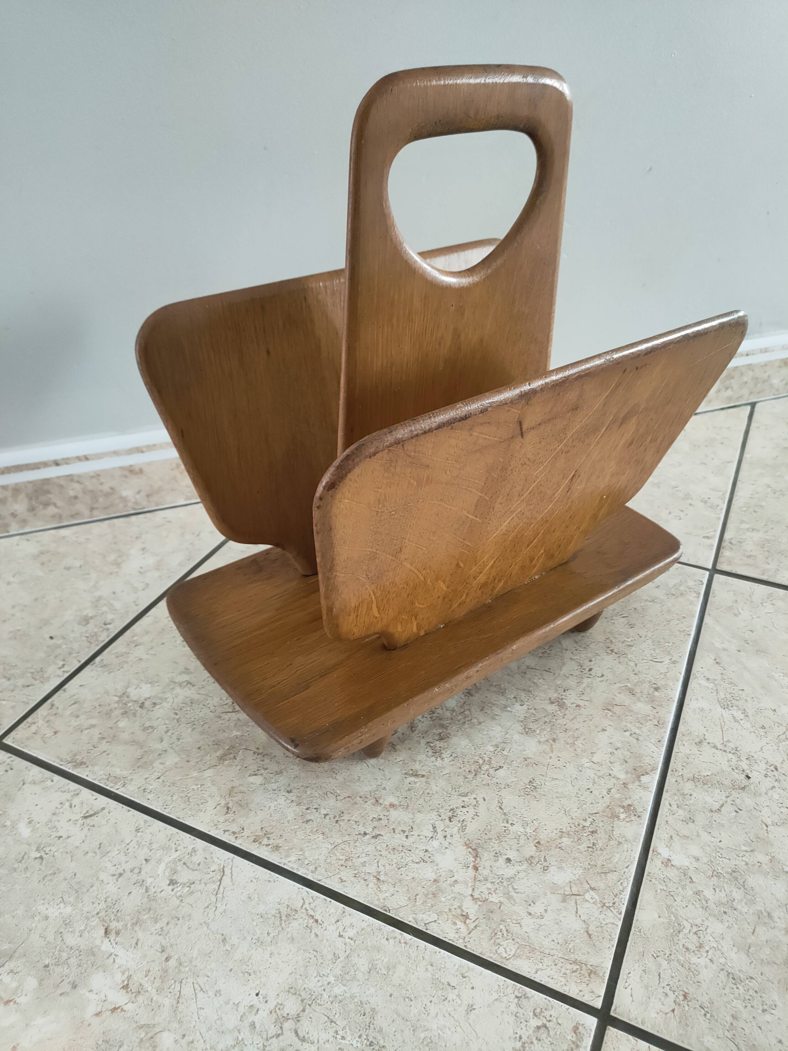 Pierre Cruège magazine rack