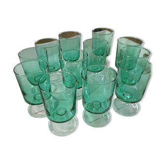 12 vintage stemmed glasses