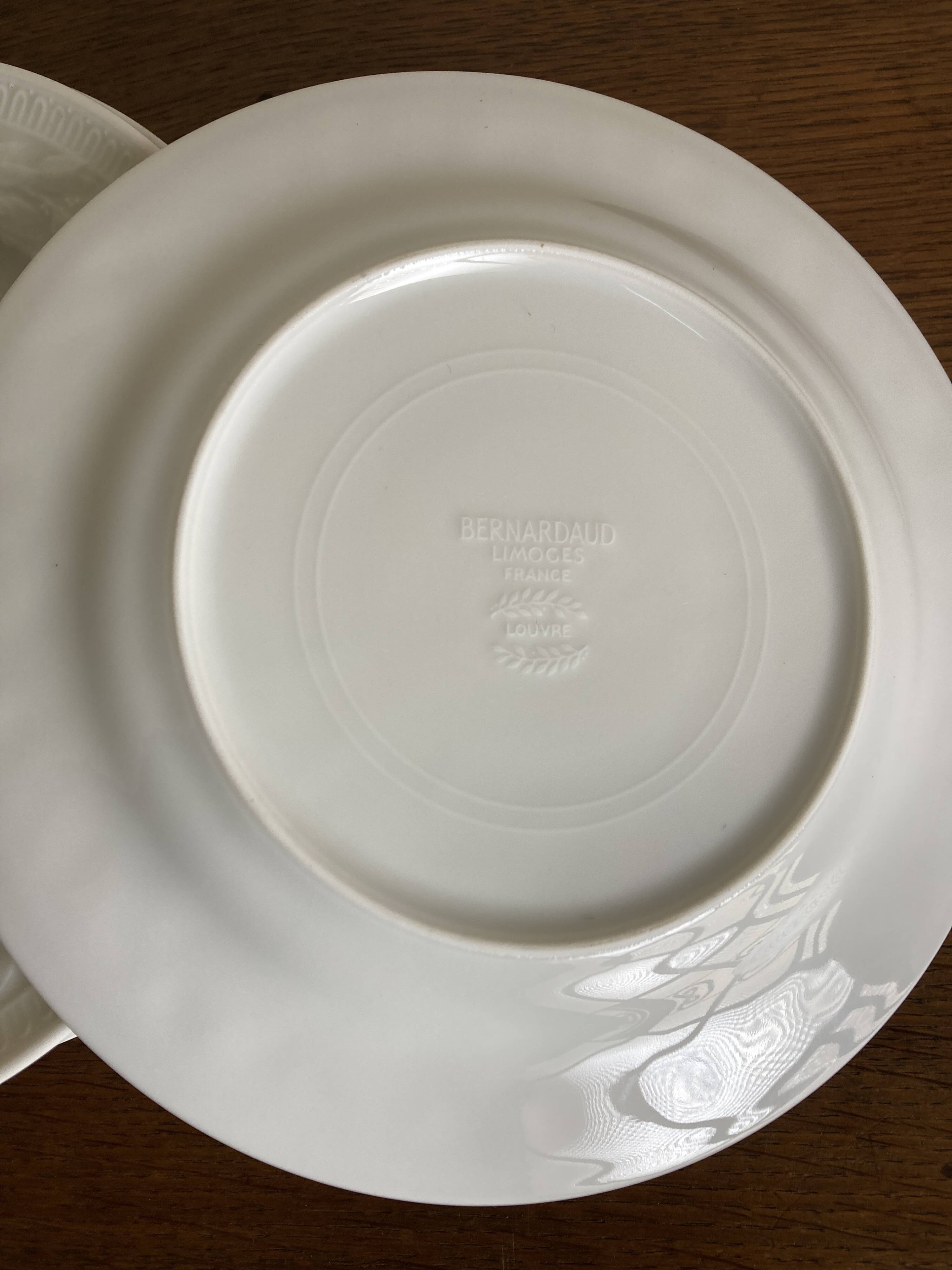 set of 8 Bernardaud Louvre neo-classical plates with laurel wreath design