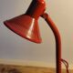 Lampe de chevet rouge vintage années 80 fonctionne abat jour métal perforé