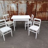 table plus 4 chairs