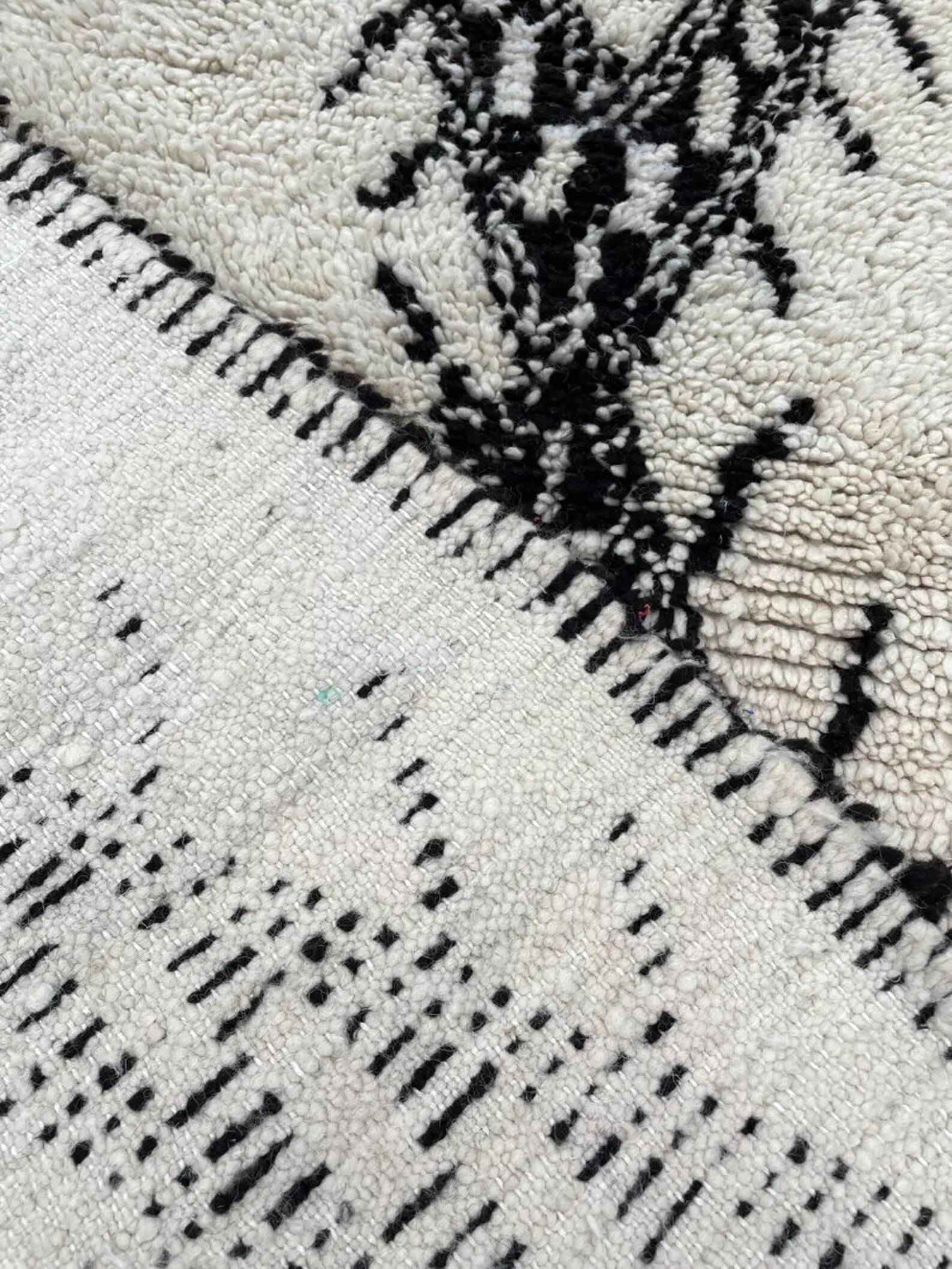 White Berber Beni Ourain wool rug 130x210 cm