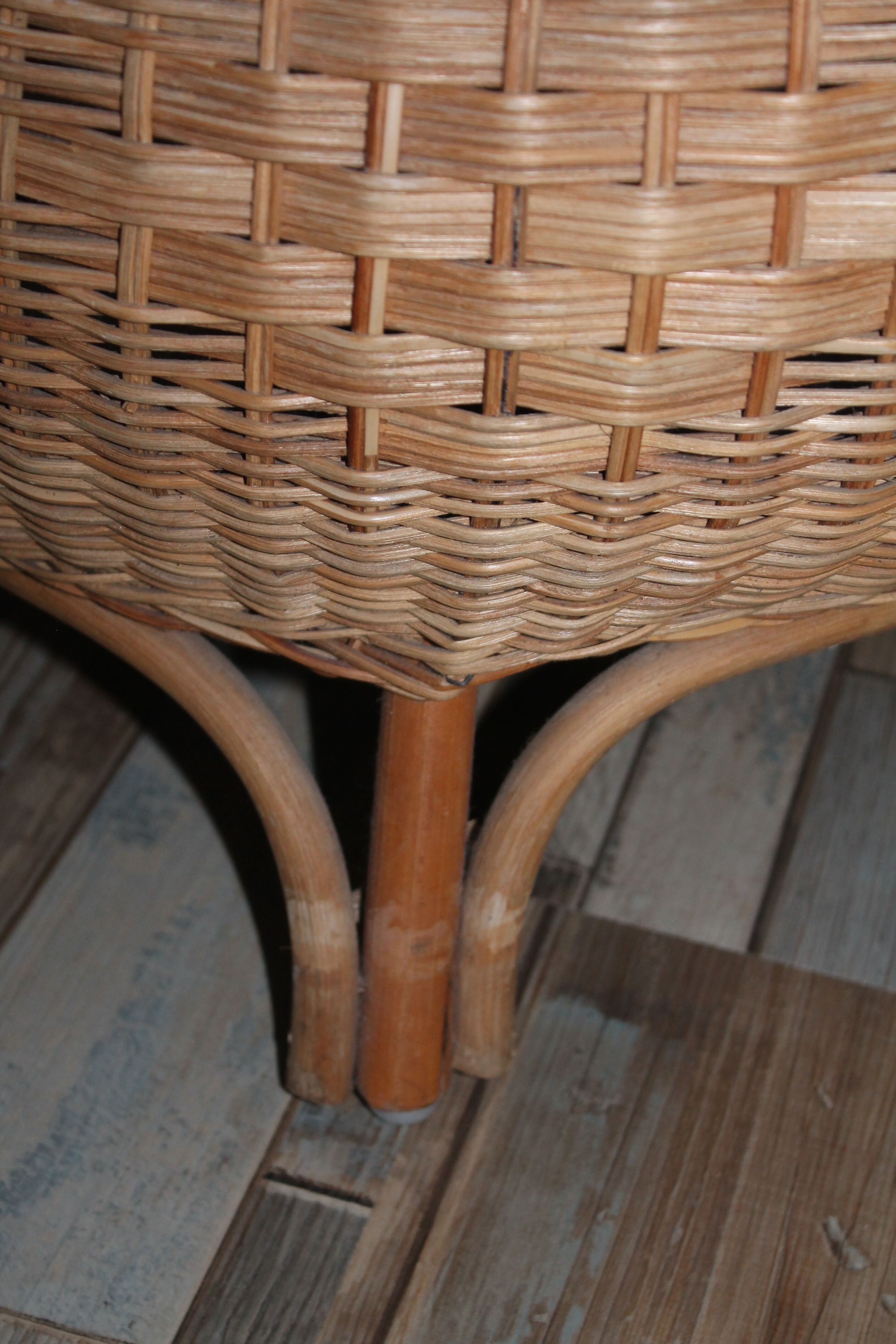 Pouf in osier and rattan from the 70s