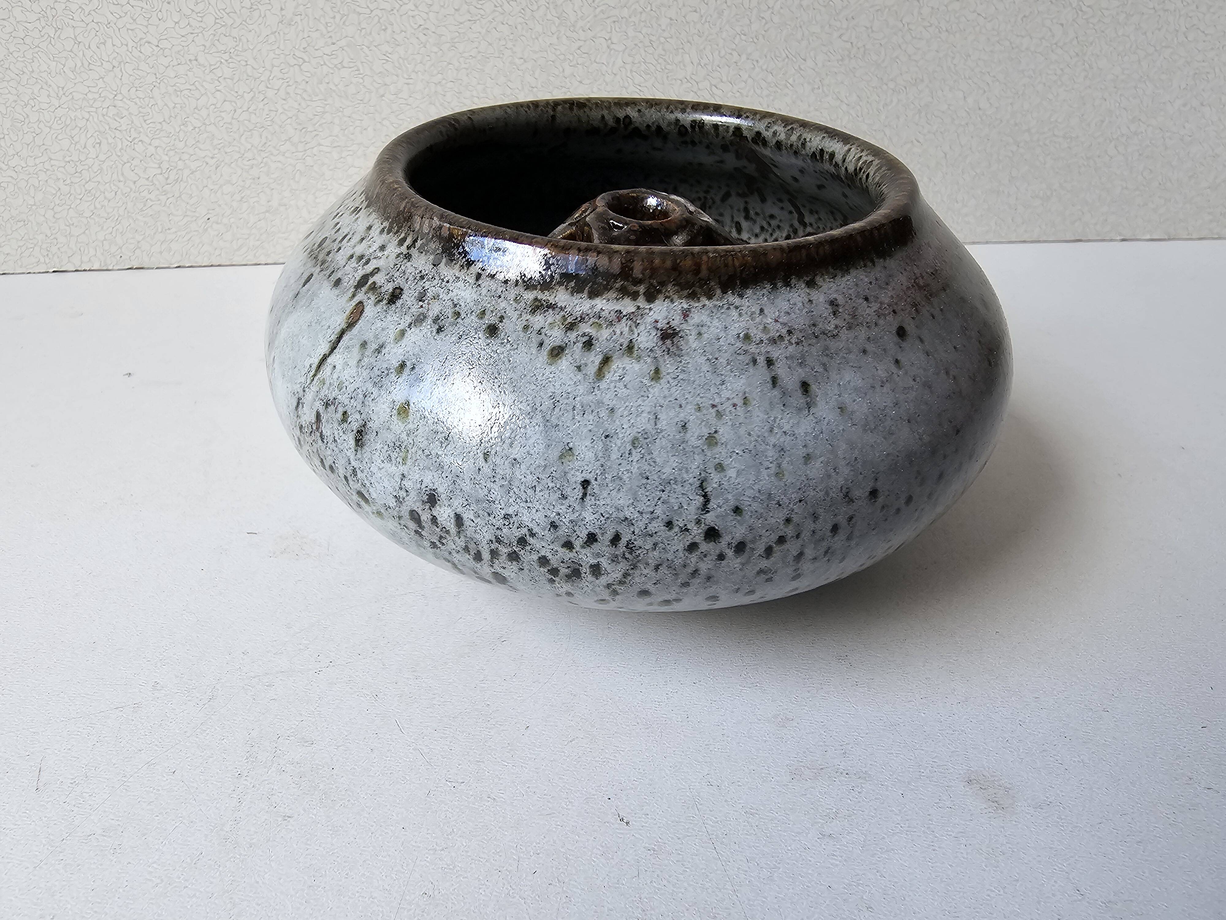 Speckled grey ceramic flowerpot vase Signed Gérald POTT (diameter 12