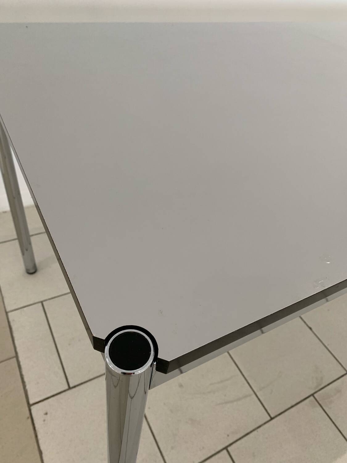 Table USM Haller Design