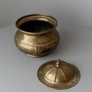 Vintage gold-toned brass box with lid, handmade in Italy (1950s) – elegant storage for biscuits or jewelry