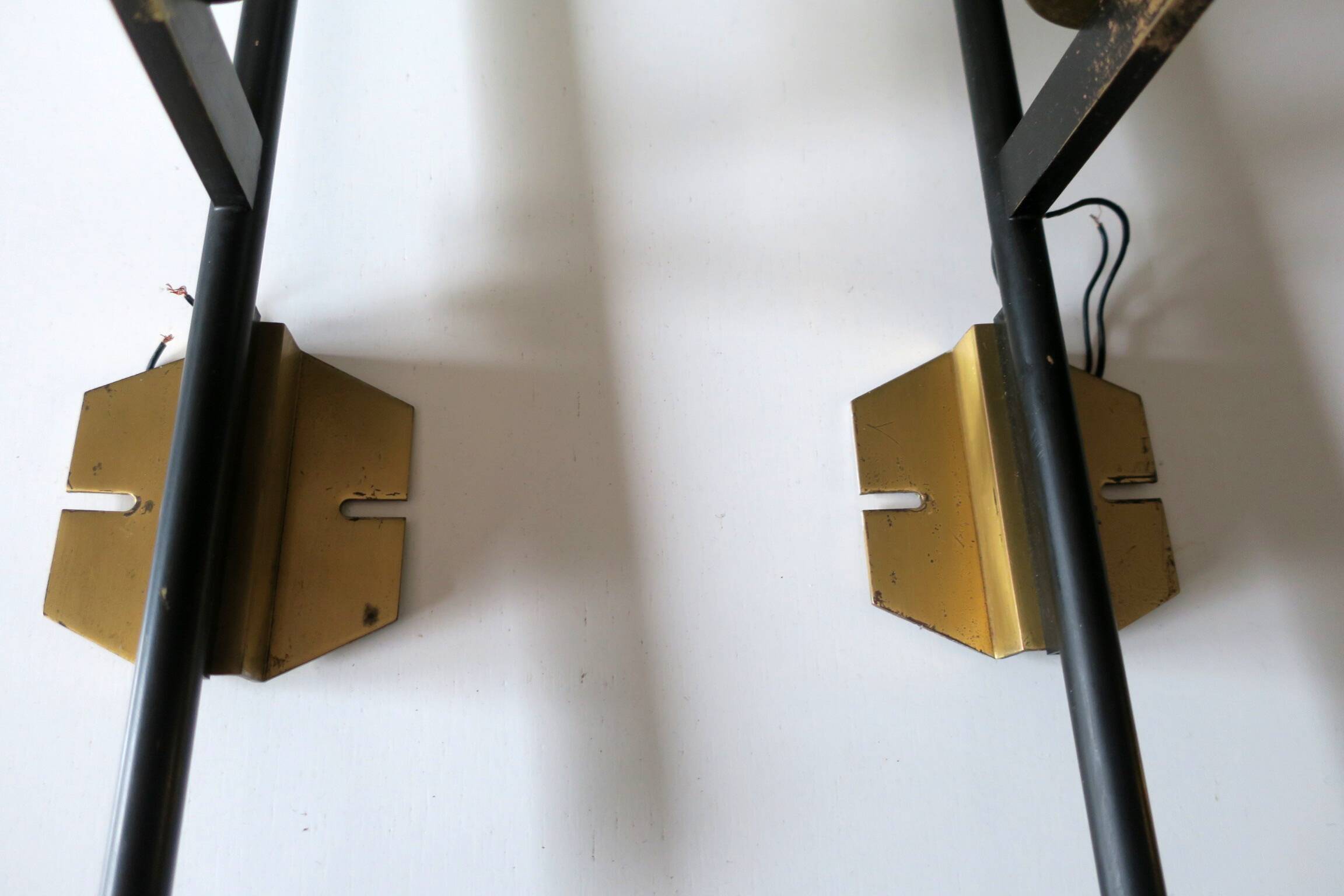 Pair of brass and opaline glass wall lights, Stilnovo period, Italy 1940-50