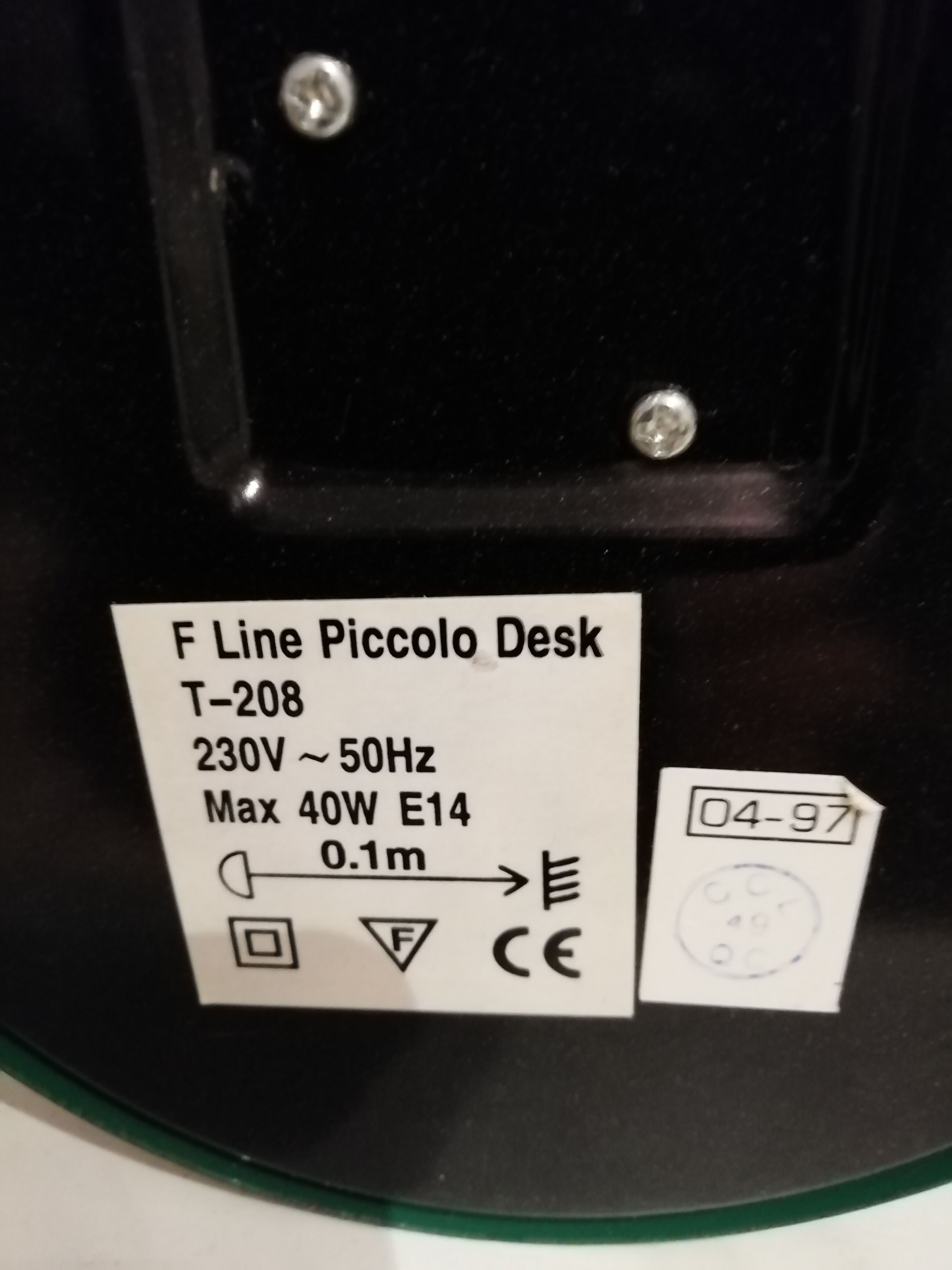 F line piccolo desk desk