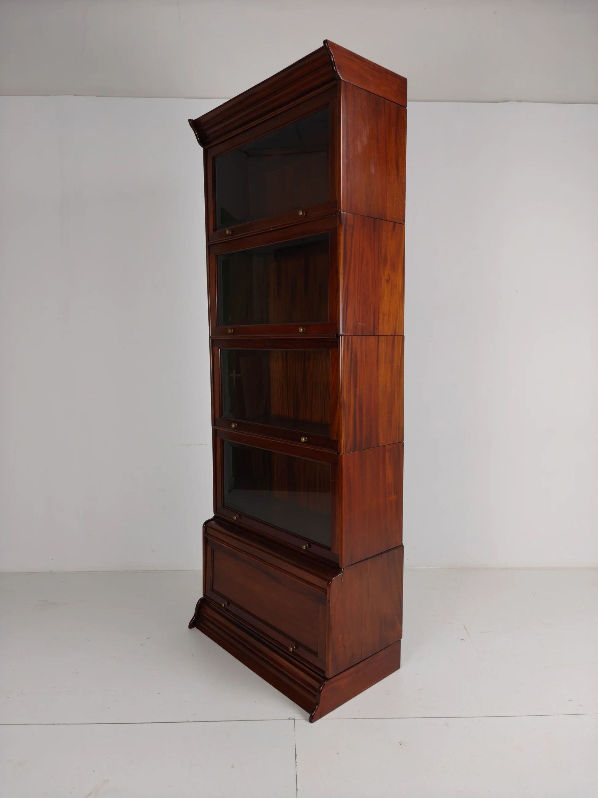 Bibliothèque de style Globe-Wernicke – acajou – verre biseauté