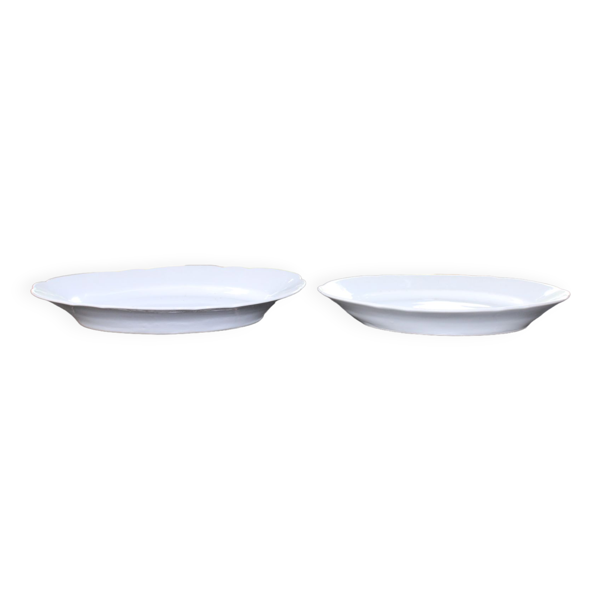 Set of two oval earthenware dishes
