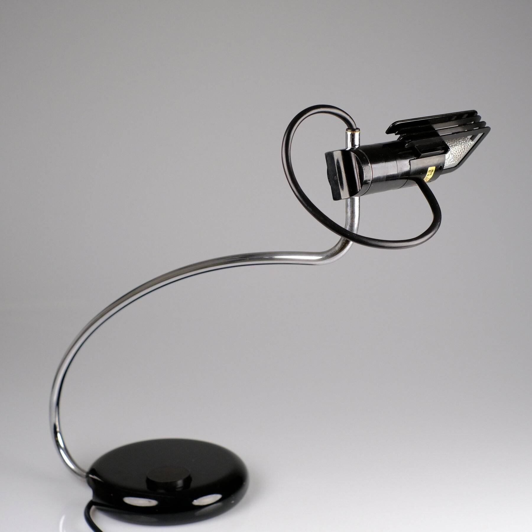 Vintage Desk Lamp • Wing 509 • Bruno Gecchelin • Oluce • 1973