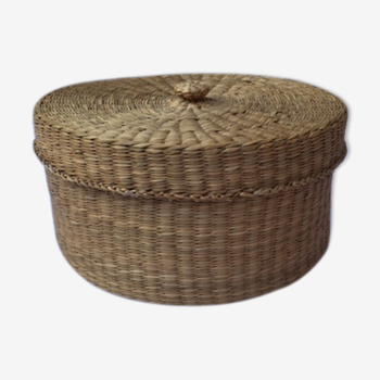 Round basket with braided straw cover