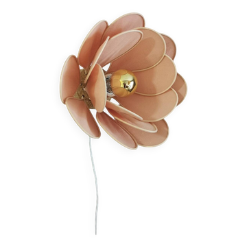 Wall lamp flower with petal design in rattan and linen