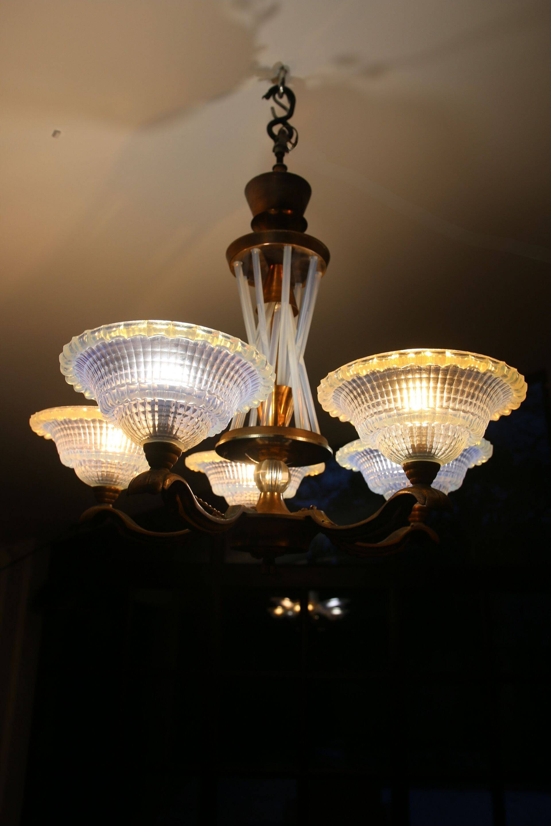 Art Deco lustre, opalescent glass, Ezan & Petitot, signed.