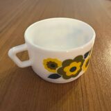 6 small Arcopal cups