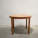Vintage stretchy dining table