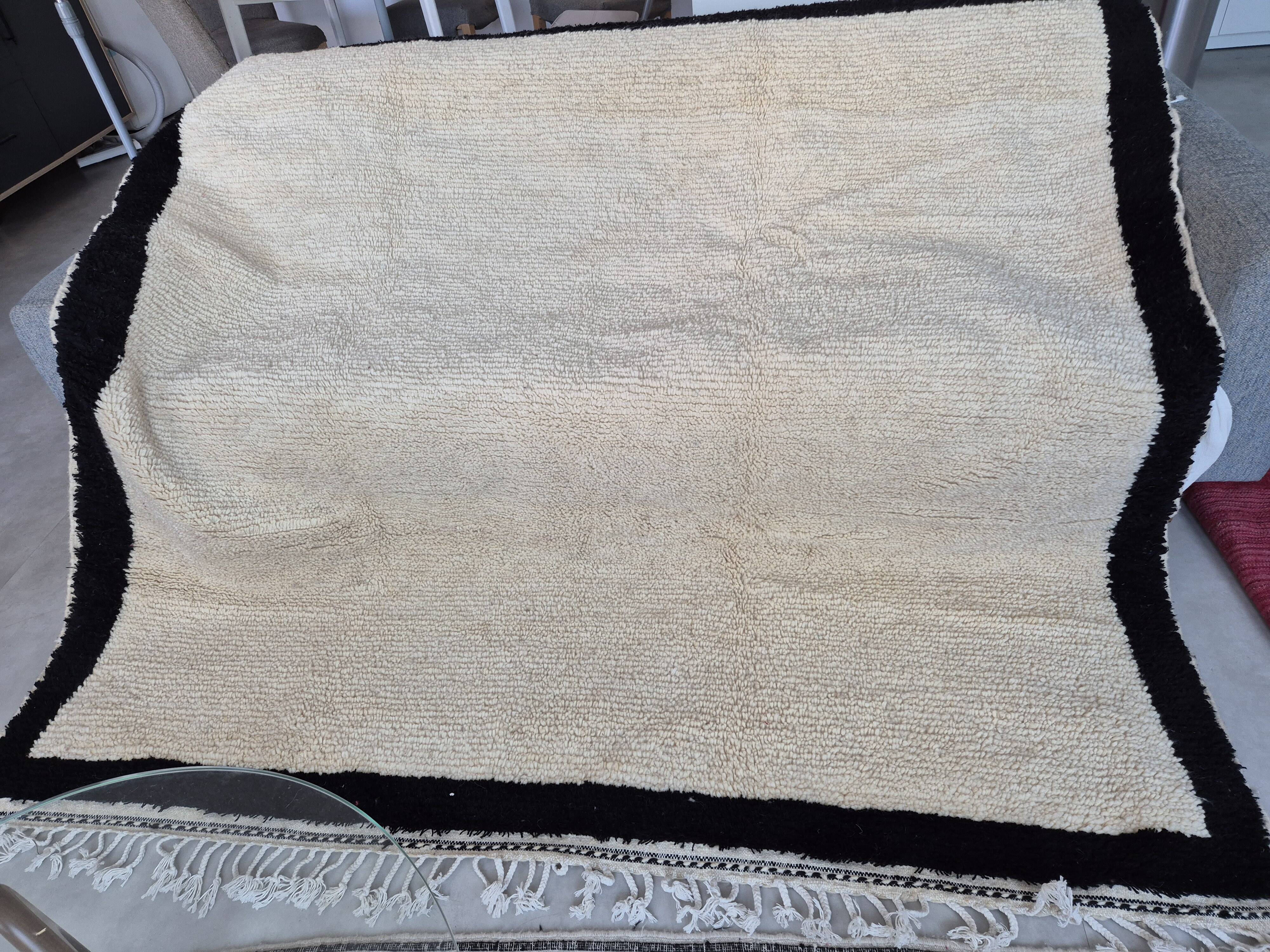 Tapis berbere en laine fait à la main à azilal 208/190