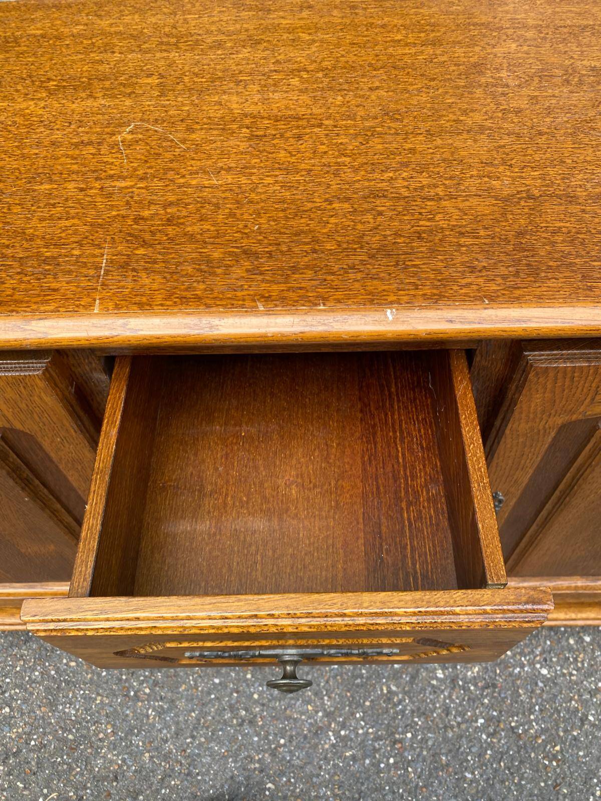 English sideboard with 2 doors and 4 drawers in solid wood 130cm