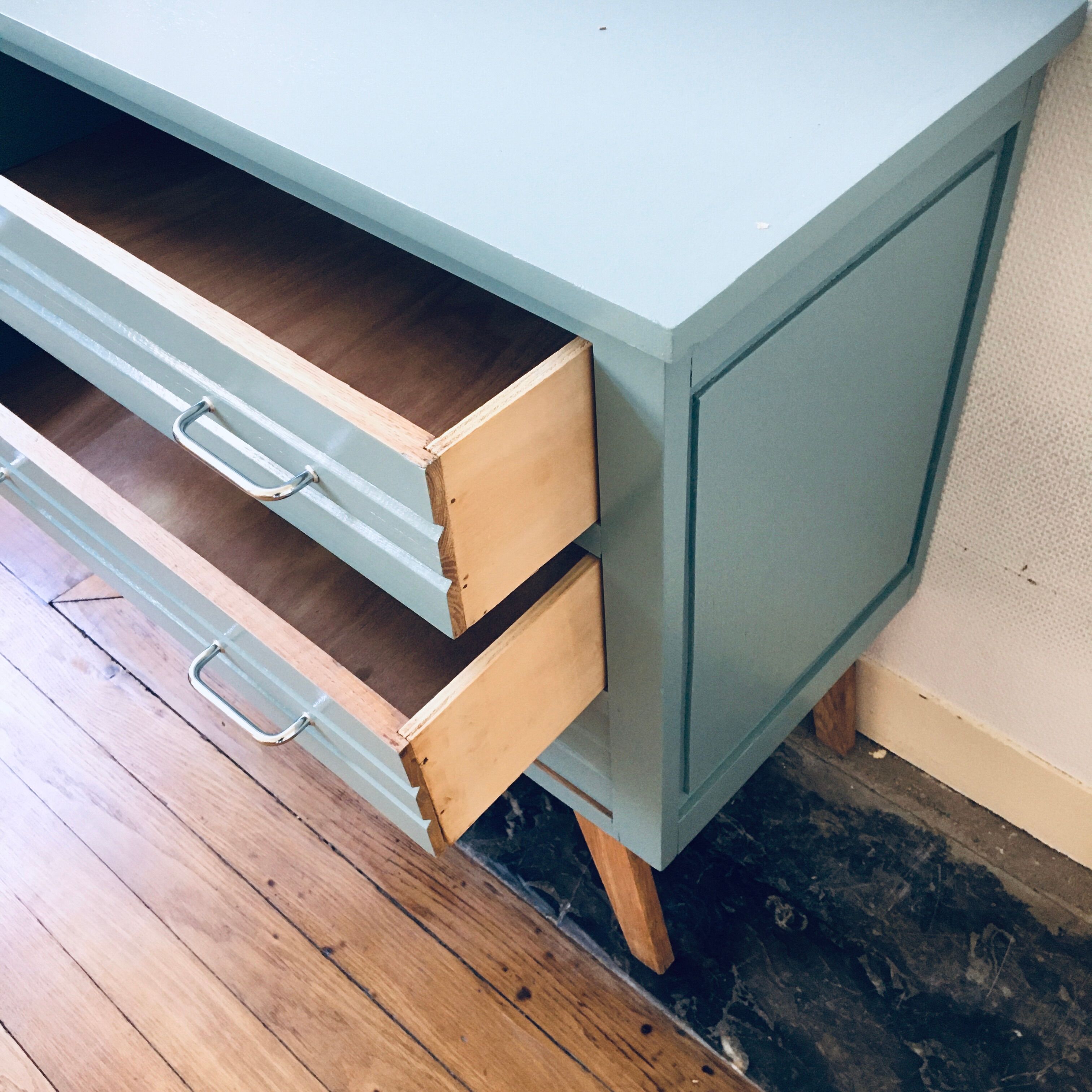 Vintage chest of drawers