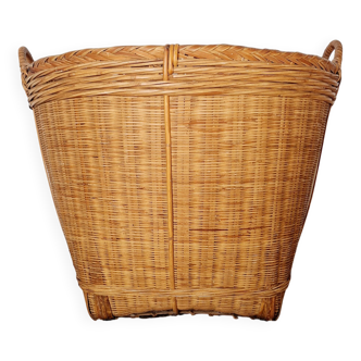Storage basket for a plant pot in vintage rattan