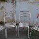 Chaises Tolix t2 par Xavier Pauchard